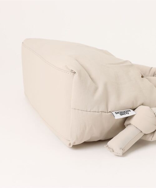 OLEND ハンドバッグ アイボリー SAND MINIONA SOFT BAG【RSL】 公式】ÖLEND オレンド MiniOna Soft Bag バッグ Sand – CHELSEA