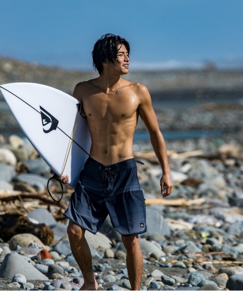 moon jelly サーフショーツ ブラウン/ブルー 傷あり Quiksilver（クイックシルバー） 水着 SURFSILK SCALLOP 18/クイック