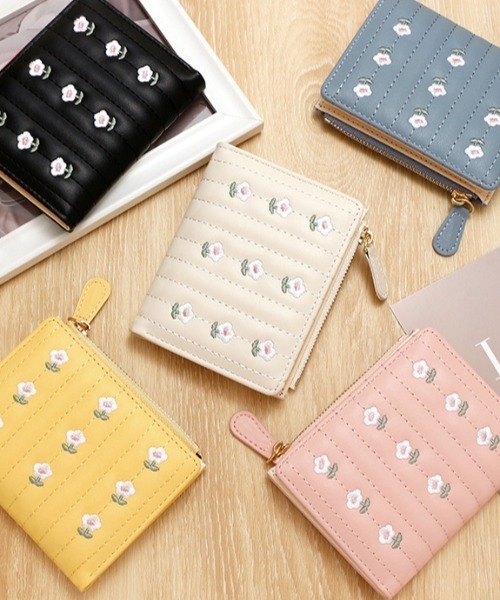❤桜(プロフ)さま❤お金収入増加のお財布❤ pyornim 財布 お花刺繍 折りたたみ ウォレット レディース