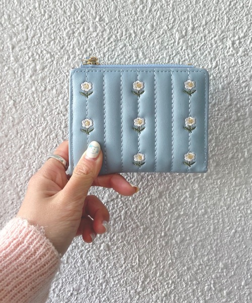 ❤桜(プロフ)さま❤お金収入増加のお財布❤ pyornim 財布 お花刺繍 折りたたみ ウォレット レディース