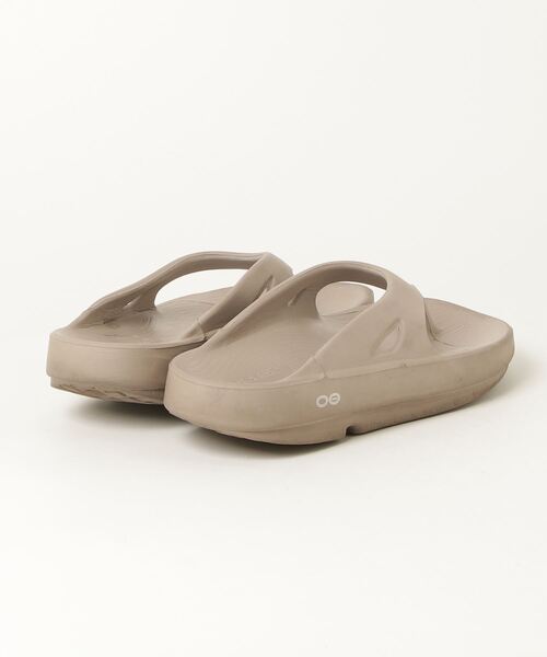 「OOFOS」 フラットサンダル MEDIUM ベージュ レディース_画像2