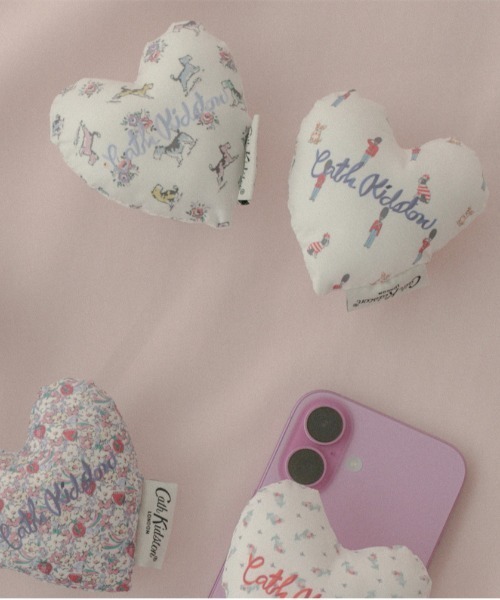 Cath Kidston（キャス・キッドソン） パフィーハートフォングリップ