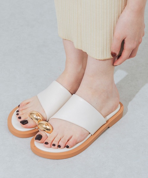 サンダル 「軽量・クッション入り」メタルリングフラットトングサンダル JA5964 レディースの画像