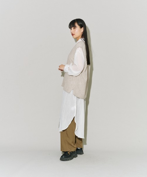 cygne シーニュ リネン ジレ ベスト ベージュ 大人のレイヤード 23区 【洗える】リネンレーヨンストレッチ ジレ （ベージュ） -靴