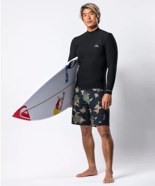 新品　QUIKSILVER　ラッシュガード　ボードショーツ　S 定価12650円 Quiksilver（クイックシルバー） 水着 HIGHLINE ARCH 19/クイック