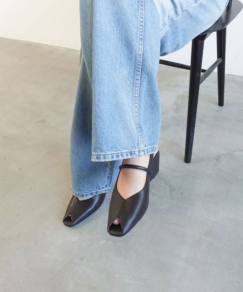 パンプス ピープトゥバックベルトウエッジパンプスの画像