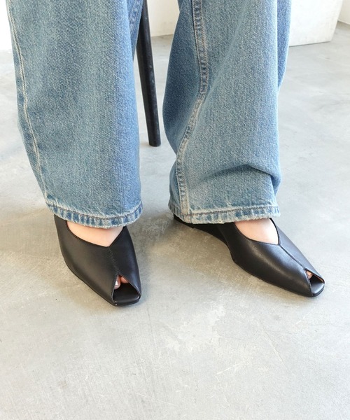 パンプス ピープトゥバックベルトウエッジパンプスの画像
