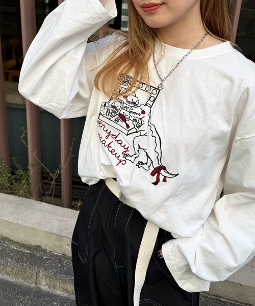 tシャツ 販売開始から大人気!!伝説のロックスターになりたい恐竜刺しゅうBIG TEE レディース 販売開始から大人気!!伝説のロックスターになりたい恐竜刺しゅう