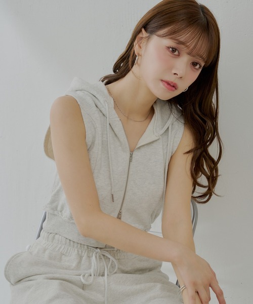tシャツ フード付きノースリZIPパーカー レディース Chico（チコ）の「【セットアップ対応】フード付ノースリZIP
