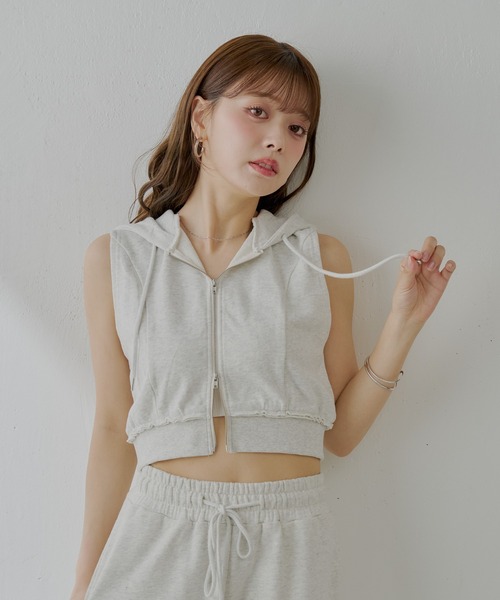 tシャツ フード付きノースリZIPパーカー レディース Chico（チコ）の「【セットアップ対応】フード付ノースリZIP