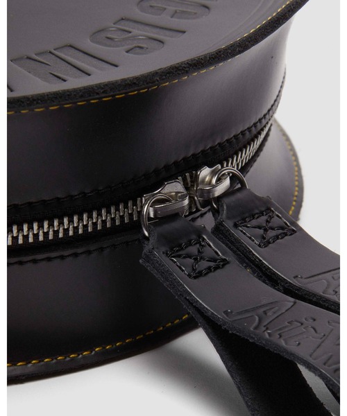 Dr.Martens（ドクターマーチン） 2WAYバッグ FREE ブラック レディース