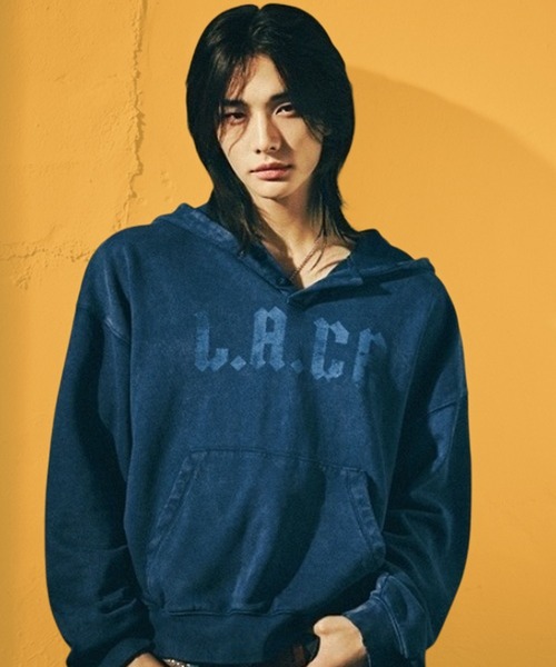 GUESS（ゲス） パーカー 「Stray Kids / ストレイキッズ Hyunjin