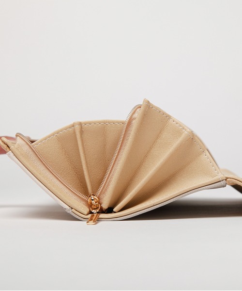 itto 財布 品のある、大人デザインV字ビジュー長財布 レディース