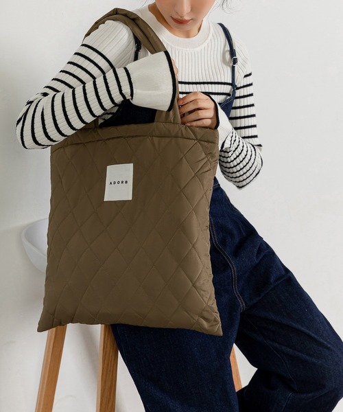 DAY CLOSET トートバッグ 「A4対応」ムード漂う英字タグキルティング