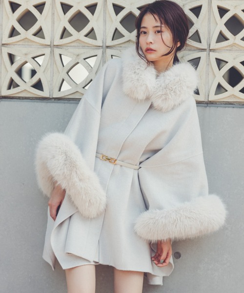 SNIDEL ファー付きミドルケープコート　ホワイト SNIDEL ファー付きミドルケープコート ホワイト コート｜SNIDEL