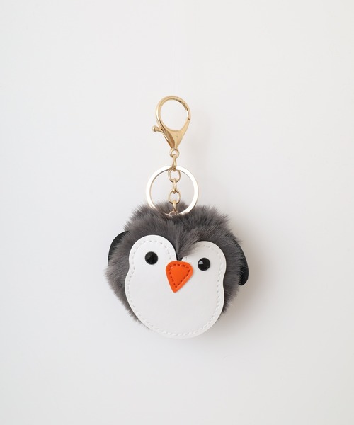 Crossi チャーム ふわふわペンギンモチーフラビットファーチャーム