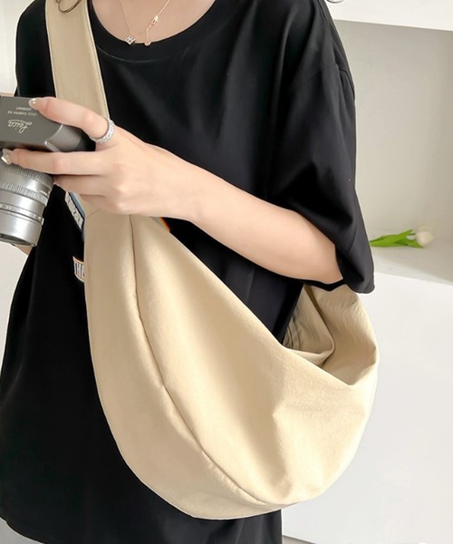 美品 セリーヌ ハーフムーン ナイロン ショルダーバッグ 鞄 レディース メンズ 美品 セリーヌ ハーフムーン ナイロン ショルダーバッグ 鞄
