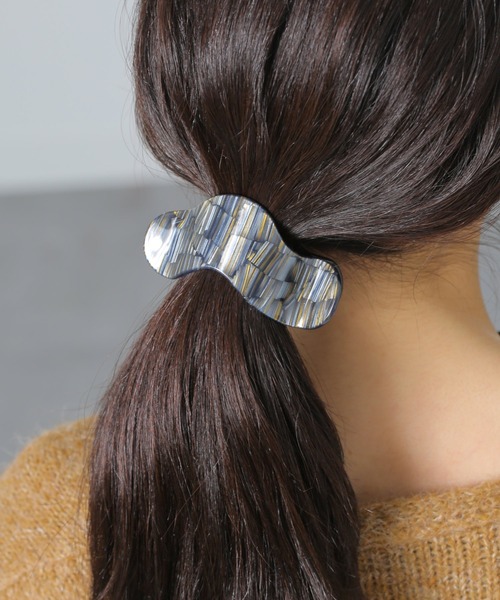 べっ甲￼グレーとシルバーのヘアクリップ ヘアクリップ ヘアアクセサリー メタル[品番：VX000007834]｜Jewel vox