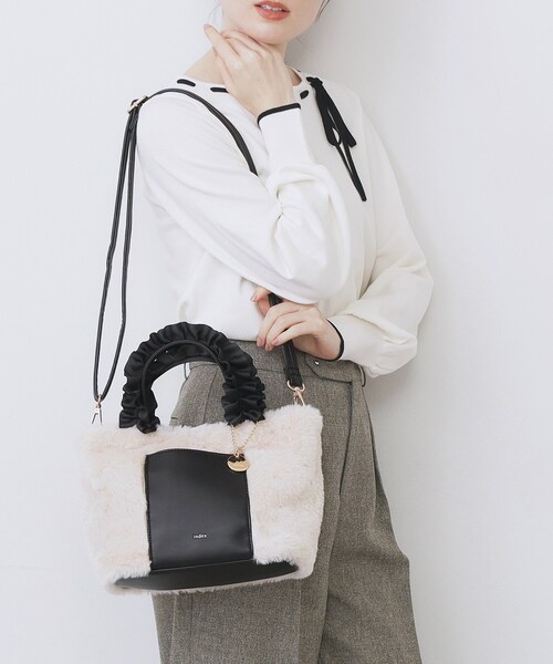 index（インデックス） トートバッグ フリルハンドル フェイクファー