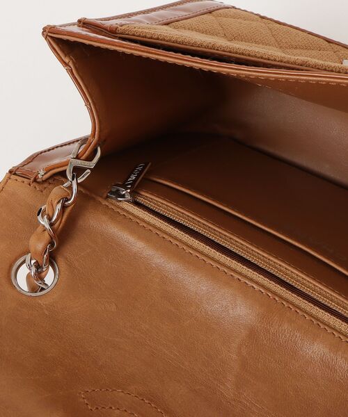 CHANEL ショルダーバッグ ブラウン CHANEL（シャネル） ショルダーバッグ - オレンジ レディース