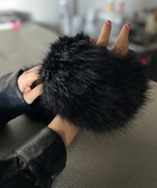 新品　タグ付　adabat ブラックファーバイザー　アームカバー　防寒　黒　上品 新品 タグ付 adabat ブラックファーバイザー アームカバー 防寒 黒