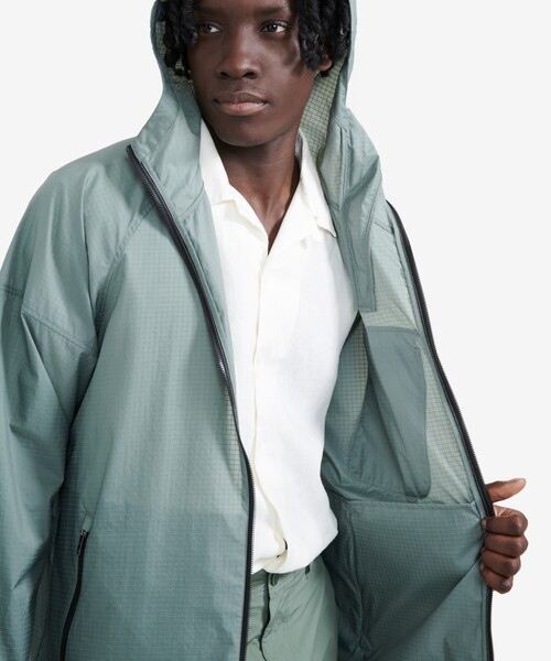 AIGLE（エーグル） ナイロンジャケット 超軽量 撥水 メッシュポケット