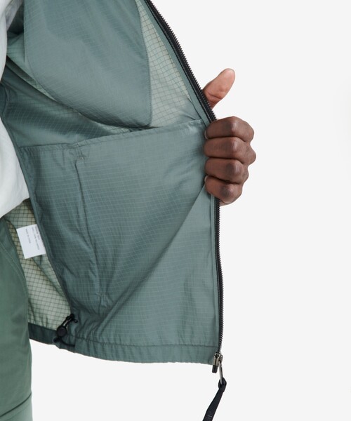 AIGLE（エーグル） ナイロンジャケット 超軽量 撥水 メッシュポケット