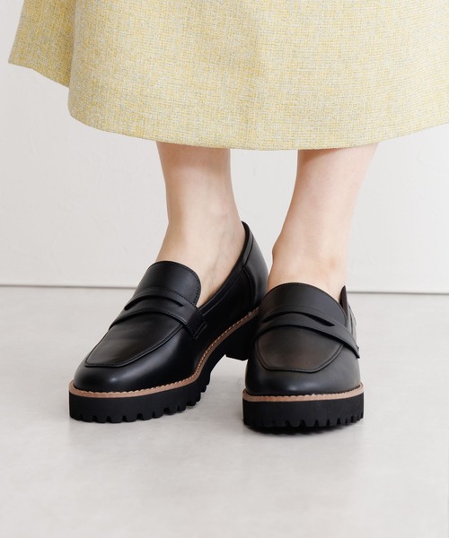 HIMIKO　ヒミコ　近年 ブラック ローファー新品未使用に近い　撥水 HIMIKO ローファー 「HIMIKO」「WEB限定デザイン」トラック