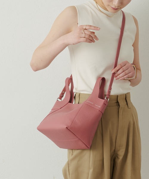 IACUCCI（イアクッチ） ショルダーバッグ FREE グレイッシュベージュ