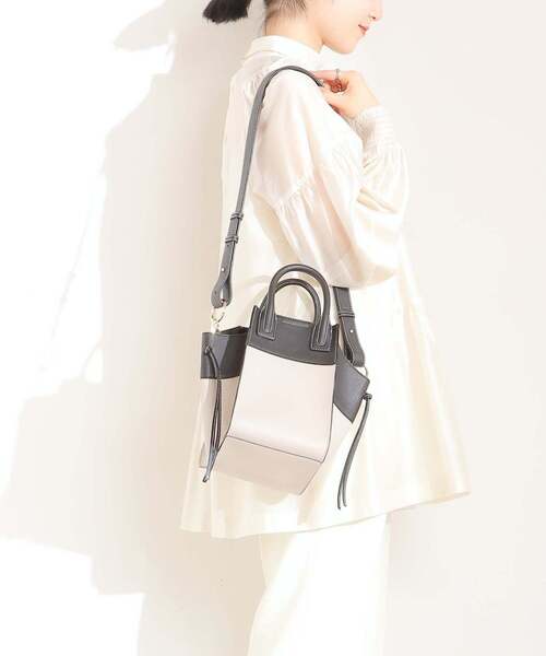 「TIARA」 2WAYバッグ FREE ホワイト×ブラック レディース_画像8