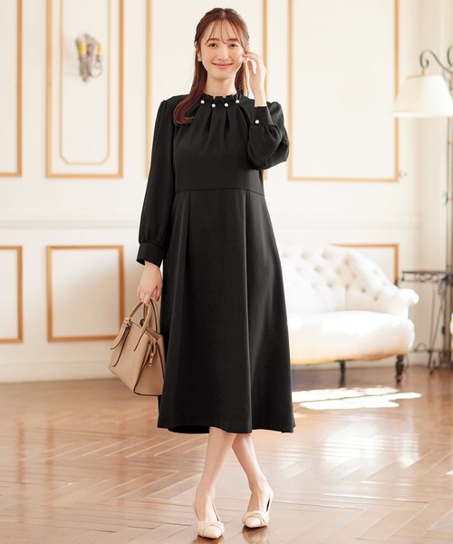 alotta ワンピース ネックパール調タックフレアーワンピース