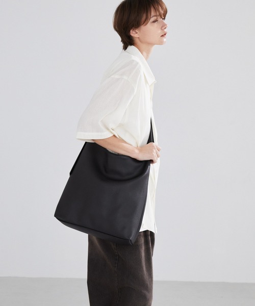 LUENNA ショルダーバッグ 「LUENNA」Square Shoulder Bag /合皮