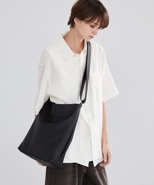 LUENNA ショルダーバッグ 「LUENNA」Square Shoulder Bag /合皮