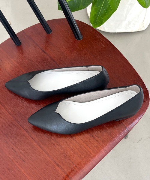 【未使用】MaxMara 白タグ　Vカットポインテッドトゥフラットパンプス　濃紺 ORiental TRaffic（オリエンタルトラフィック） パンプス 入学式