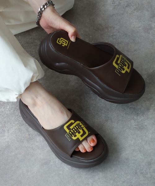 サンダル・ミュール [ MLB ] SKIPPER SLIDE Skipper Slide NEW YORK YANKEES - MLB KOREA