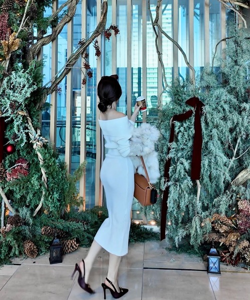 THEODORIC.dy（セオドリックディ） ワンピース オフショルダーニット