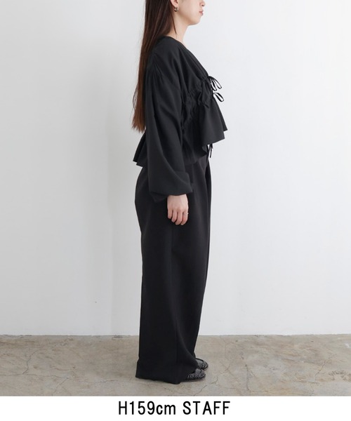【IRENE】シャツ　ブラウス　黒 リステア リボン　ラッフル 新品タグ付き リボンラッフルブラウス[品番：EMEW0048119]｜earth music&ecology