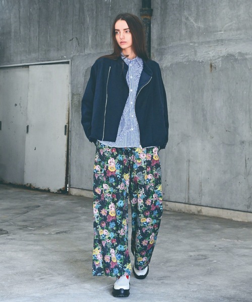 カーゴパンツ コットンリヨセルツイルTRACE　FLORALプリントカーゴパンツ レディースの画像