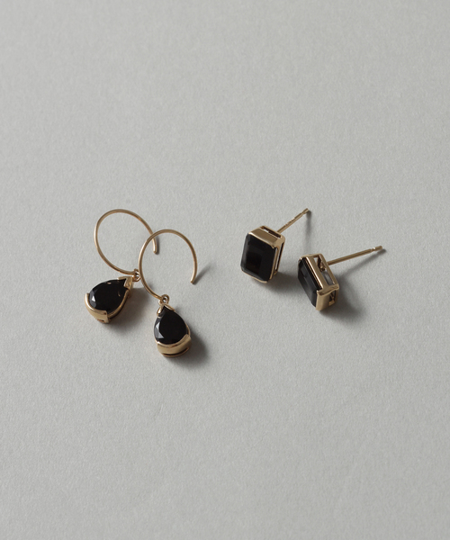 ピアス ペアシェイプオニキスフープピアス K10（両耳） レディースの画像