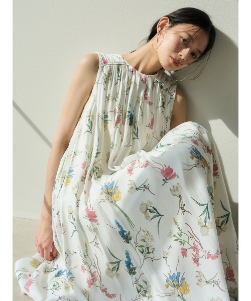 ワンピース フローラルモチーフプリントワンピースの画像