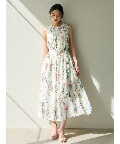 ワンピース フローラルモチーフプリントワンピースの画像