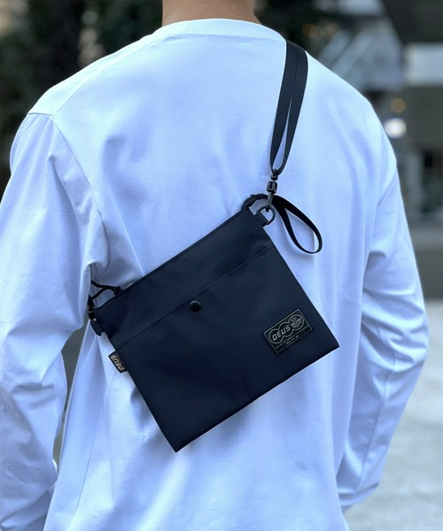 Deus Ex Machina☆TRAVIS 2 WAY SACOCHE サコッシュバッグ DEUS EX MACHINA ショルダーバッグ 「DEUS」Travis 2-Way