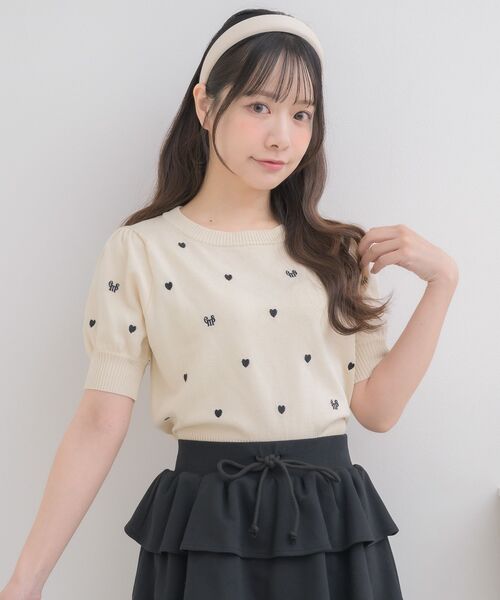 英　0107 ♡ セール】ワンポイントハート刺繍 ボートネックTシャツ（Tシャツ
