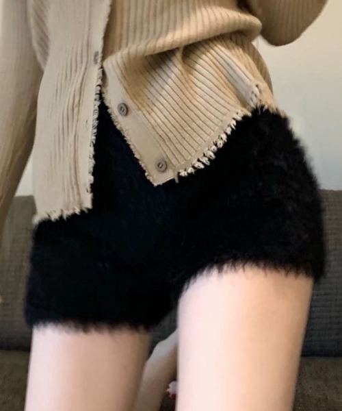 ampm（エーエムピーエム） パンツ ふわもこフェイクファーショート