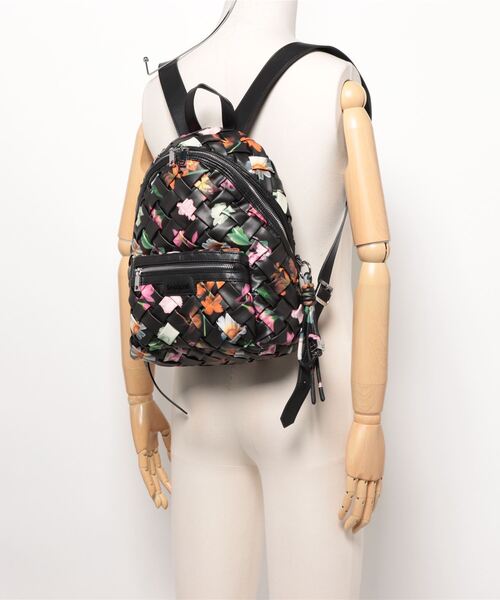 ♥Desigual♥　新品・未使用品　チャーム付き　デザインリュック ♥Desigual♥ 新品・未使用品 チャーム付き デザインリュック