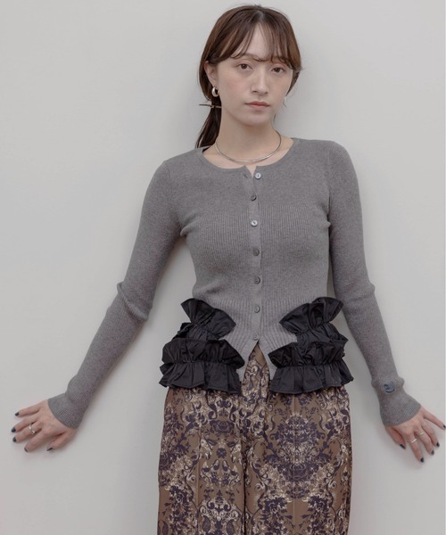 エイミーロウ　ギャザーフリルヘムリブニットカーデ　Eimee Law Eimee Law カーディガン ギャザーフリルヘムリブニットカーデ