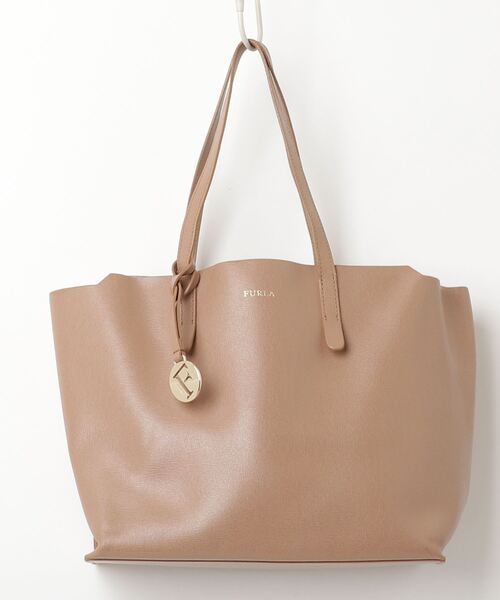 再値下げFurla  トートバッグ　ベージュ FURLA（フルラ） ワンポイントトートバッグ - ベージュ レディース