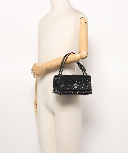 MARC JACOBS ブラックレザーショルダーバッグ 高級感＆洗練デザイン MARC JACOBS ブラックレザーショルダーバッグ 美品！ - メルカリ