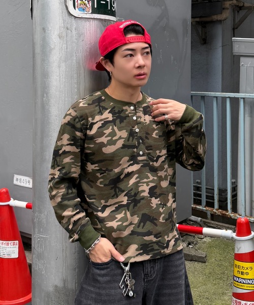 ADAMASTE ヘンリーネック tシャツ Camo Thermal Henry Neck L/S Tee