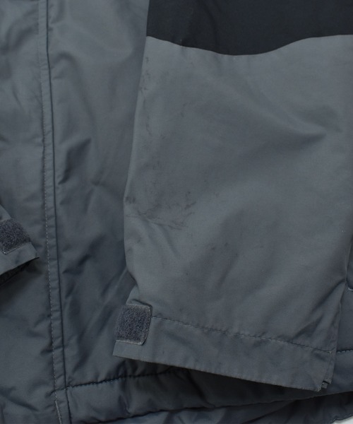 Columbia（コロンビア） ナイロンジャケット 「ヴィンテージ古着」Y2K